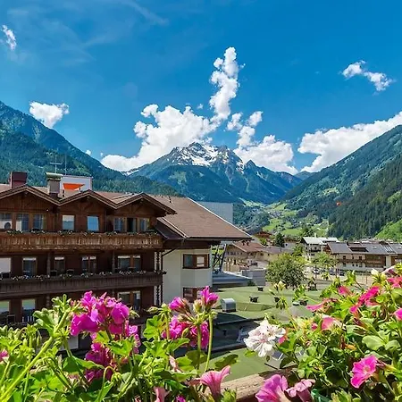 Hotel Strass - Sport &