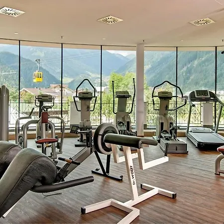 Hotel Strass - Sport & 4*