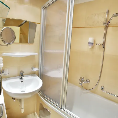 Strass - Sport & 4* Mayrhofen